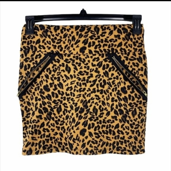 Xhilaration- Leopard Print Sretchy Mini Skirt with Zipper-XL - Picture 3 of 5